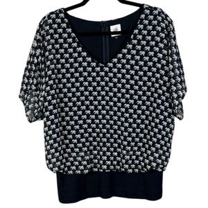 CAbi Parade Chic Blue White Elephant Print V-Neck Cap Sleeves Medium Blouse